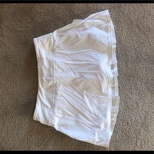 Size 4 white lulu skirt. Short version